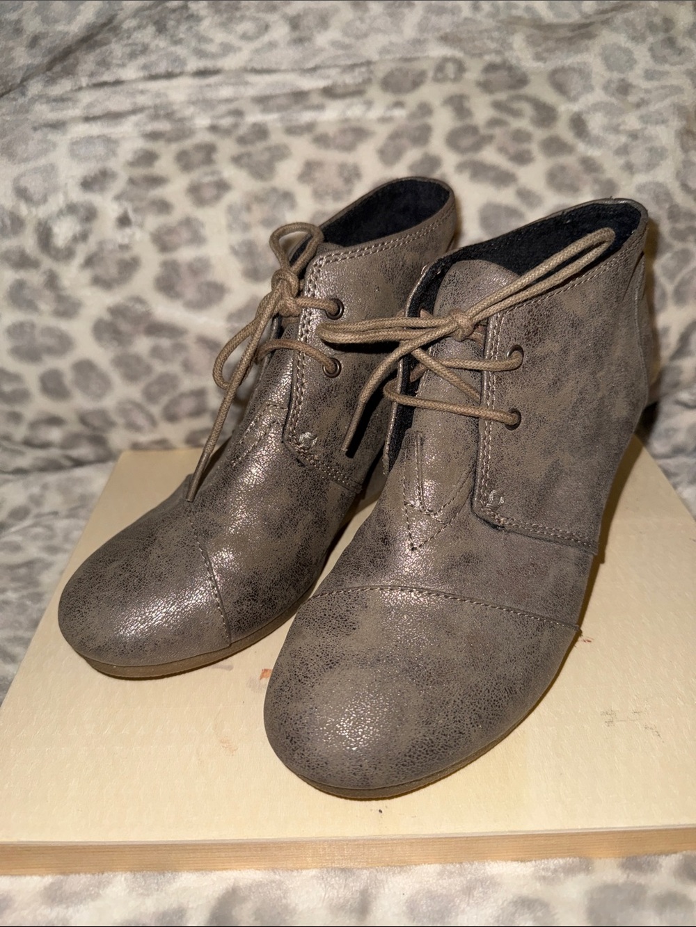Toms light brown/metallic finish Lace-Up Ankle Booties